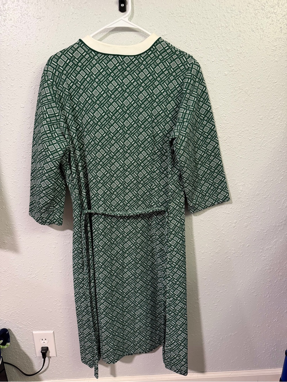 Vintage 1970s Nelly Don Green Geometric Midi Dress with Contrast Trim - Picture 3 of 7